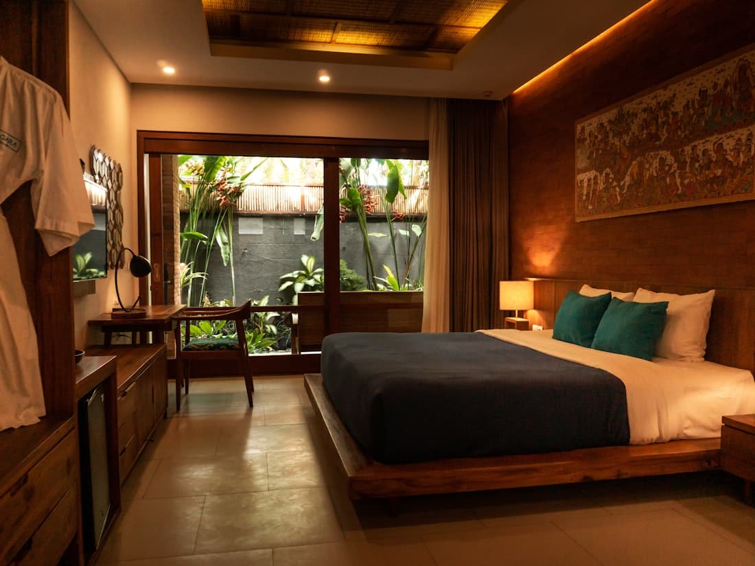 Comfortable furnished room with natural light